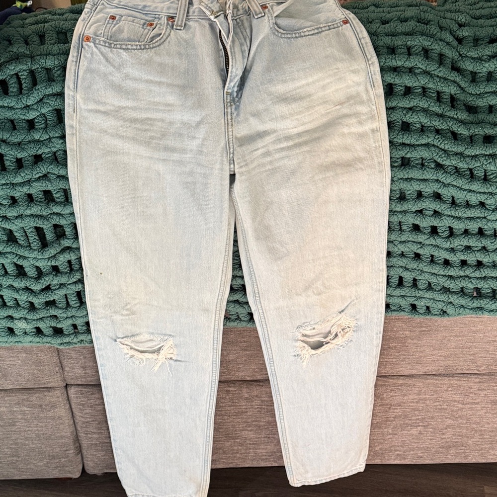 Lo Pro Straight Levi’s Light Wash Distressed Women’s Jeans size 25